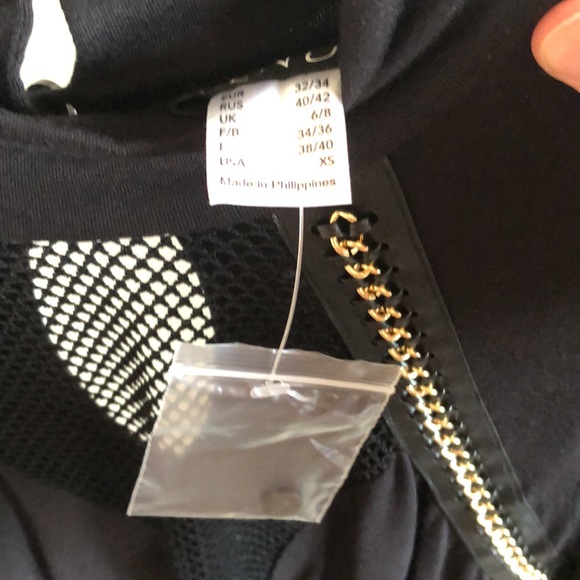 NWOT Venus Chain & Mesh Detail Top - Picture 5 of 5